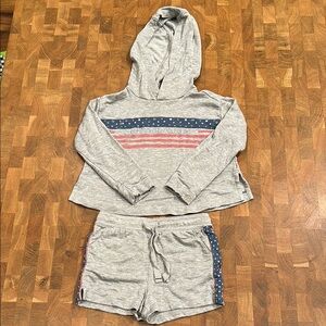 Vineyard vines shorts and hoodie set